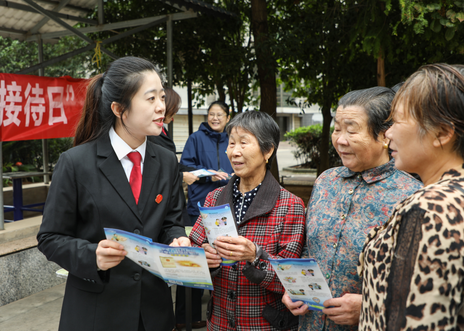 江西橫峰：反詐宣傳進(jìn)小區(qū)